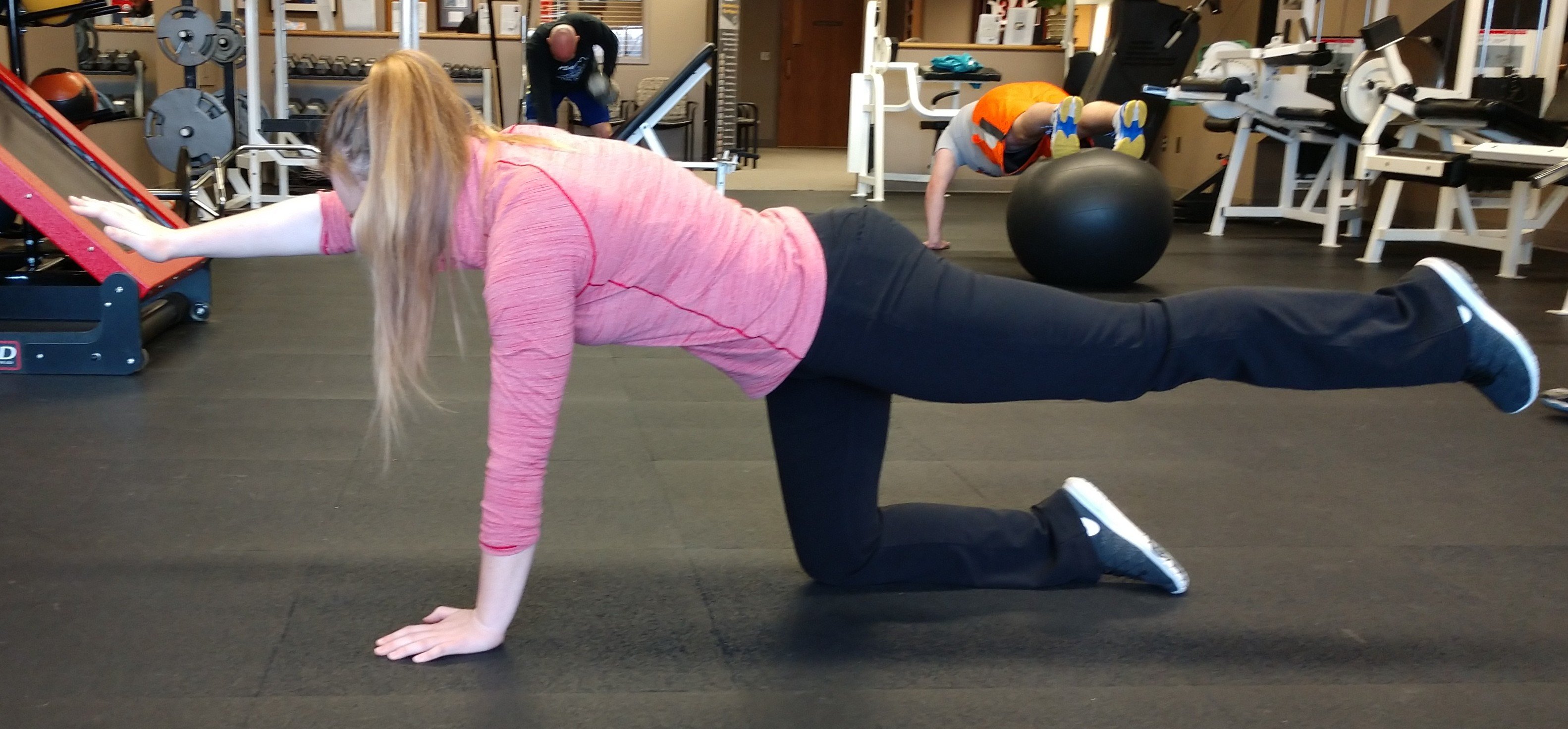 Arm and leg tandem stretch for female golfers